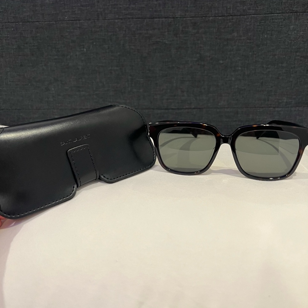 Saint Laurent Tortoise Square Sunglasses - Picture 5 of 8